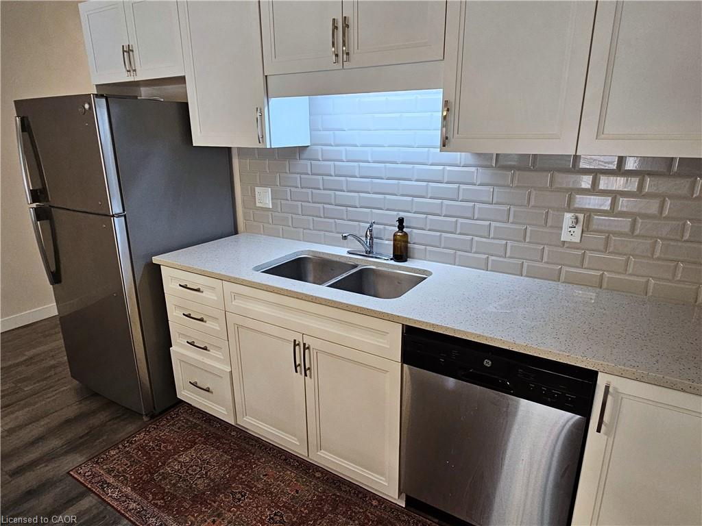16 Brookfield Lane Property Photo 14