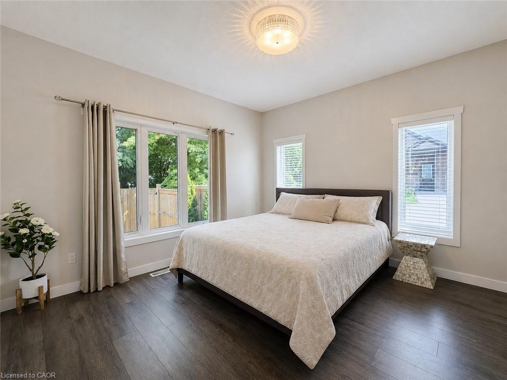 16 Brookfield Lane Property Photo 17