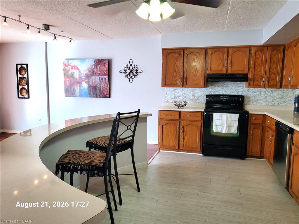 306-384 Erb Street W Property Photo 11