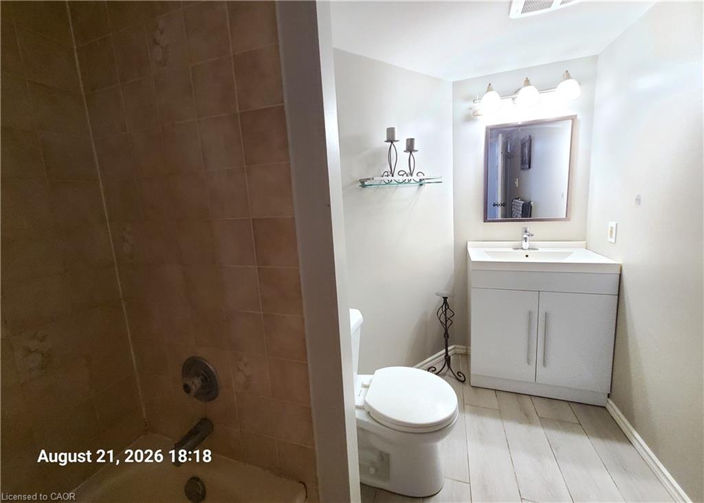 306-384 Erb Street W Property Photo 31