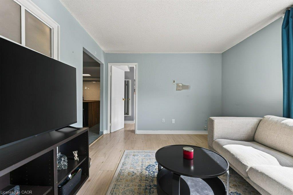 203-400 York Boulevard Property Photo 7