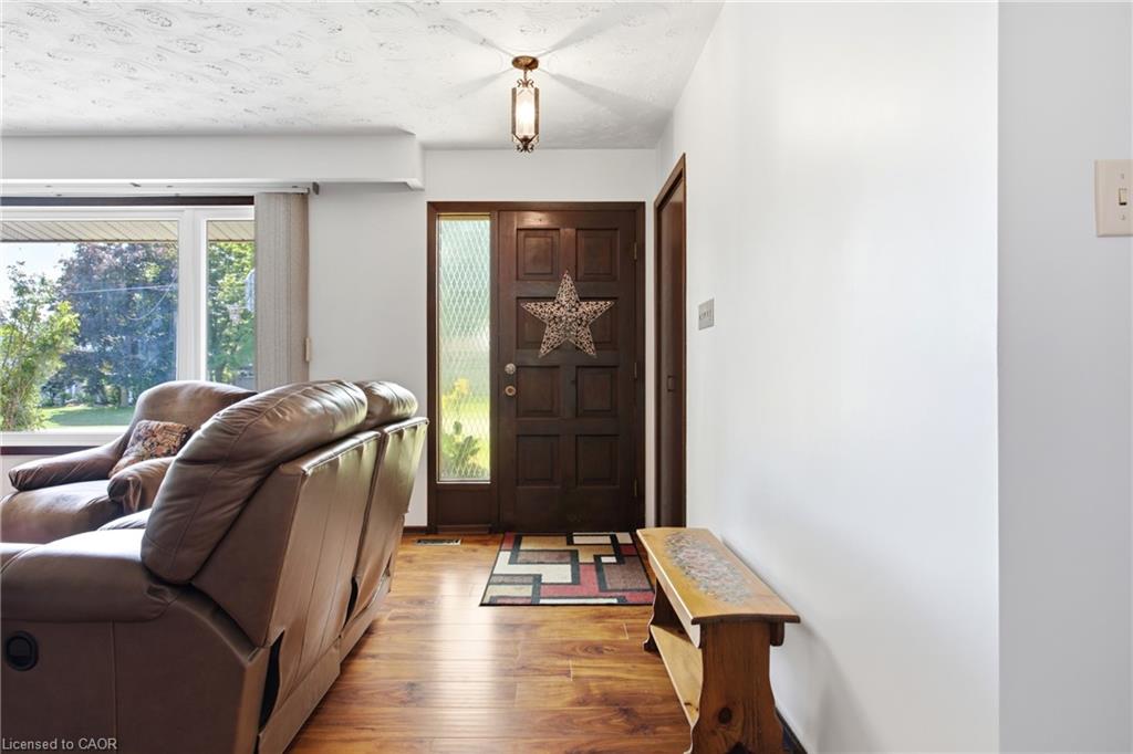 28 Alice Crescent Property Photo 4