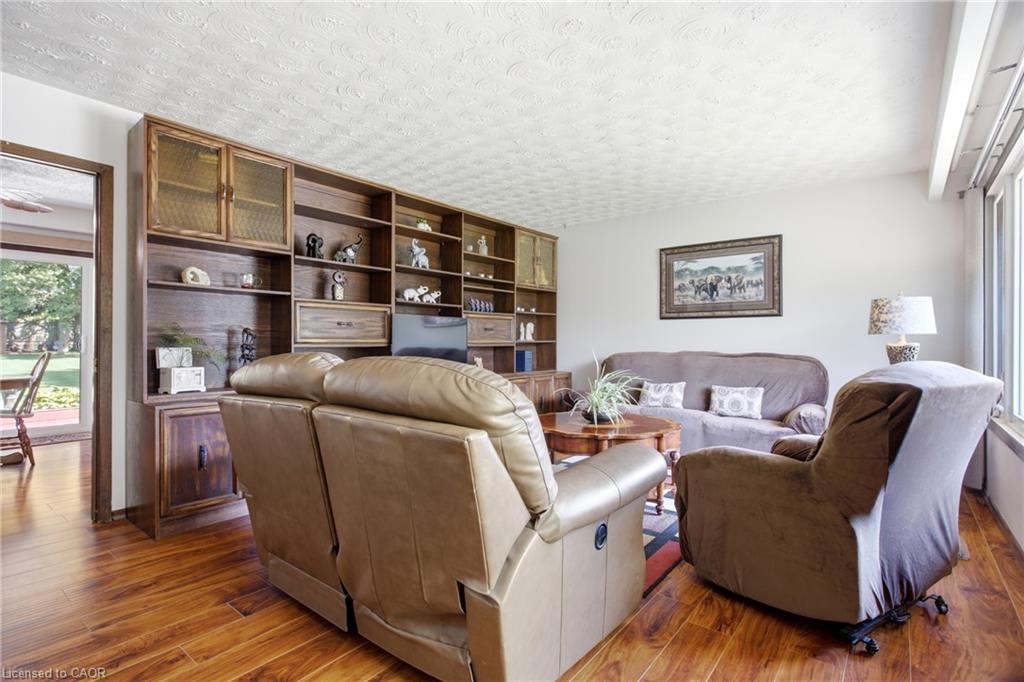 28 Alice Crescent Property Photo 5