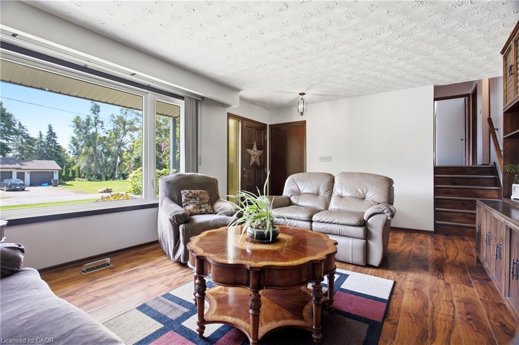 28 Alice Crescent Property Photo 6