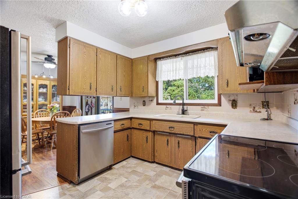 28 Alice Crescent Property Photo 12