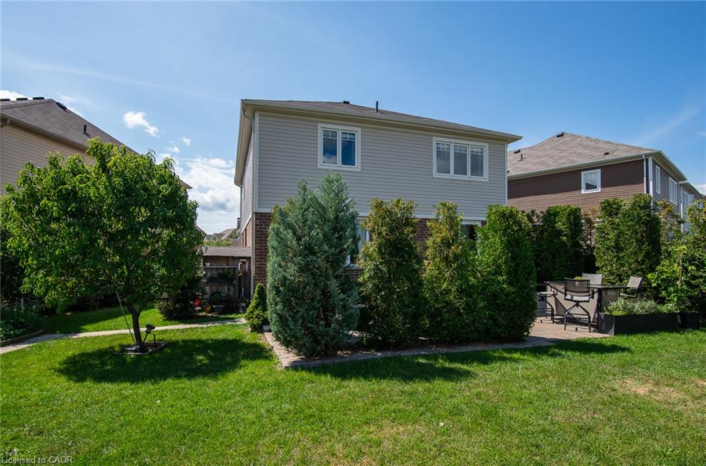 330 Grovehill Crescent Property Photo 9