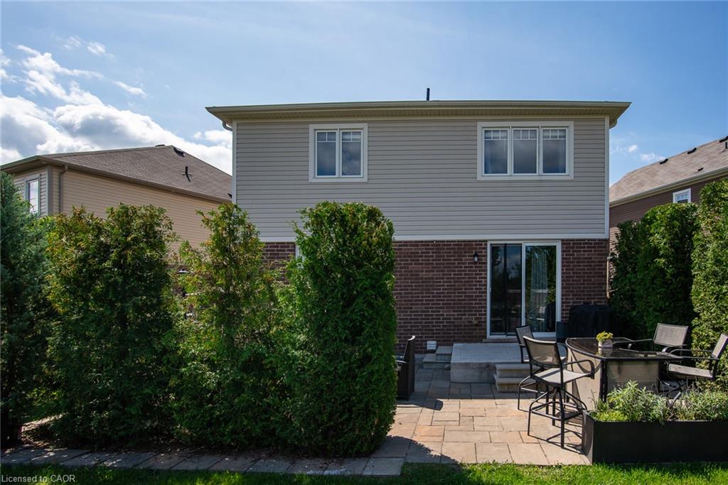 330 Grovehill Crescent Property Photo 10
