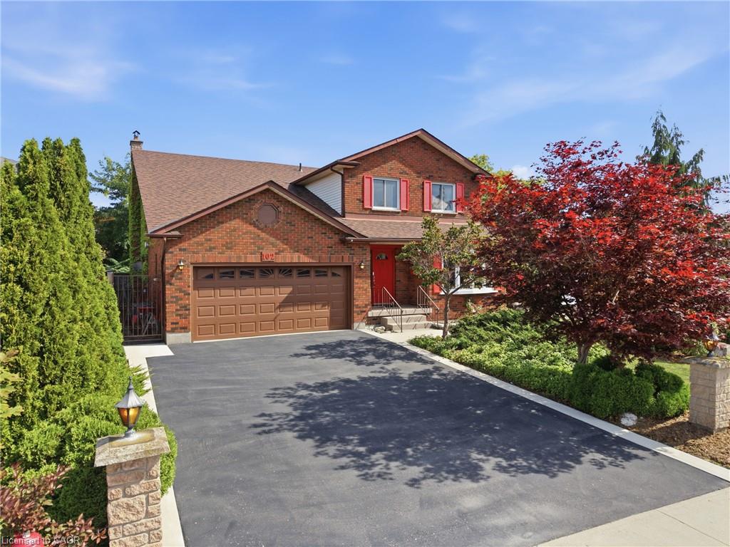 102 Trenholme Crescent Property Photo 1