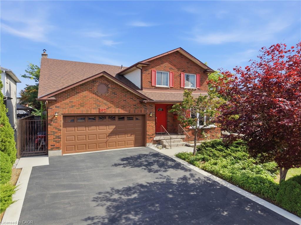 102 Trenholme Crescent Property Photo 2