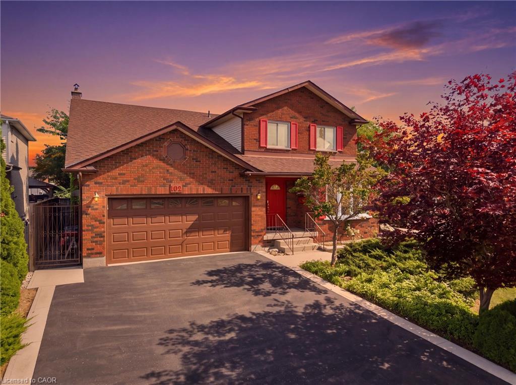 102 Trenholme Crescent Property Photo 3