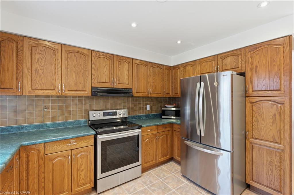 102 Trenholme Crescent Property Photo 13
