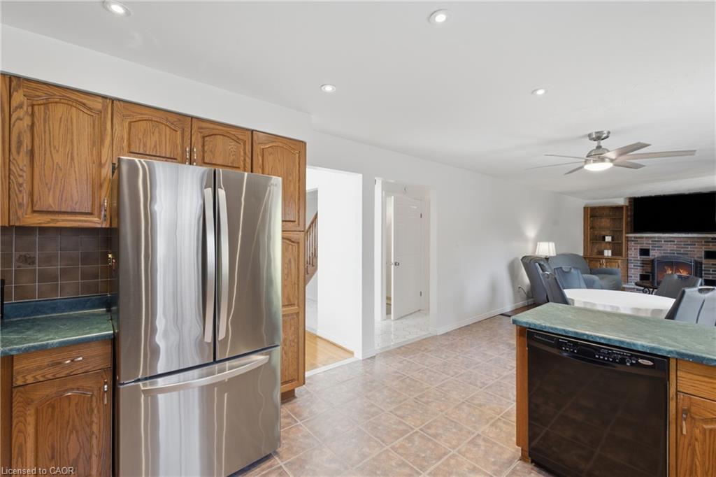 102 Trenholme Crescent Property Photo 15