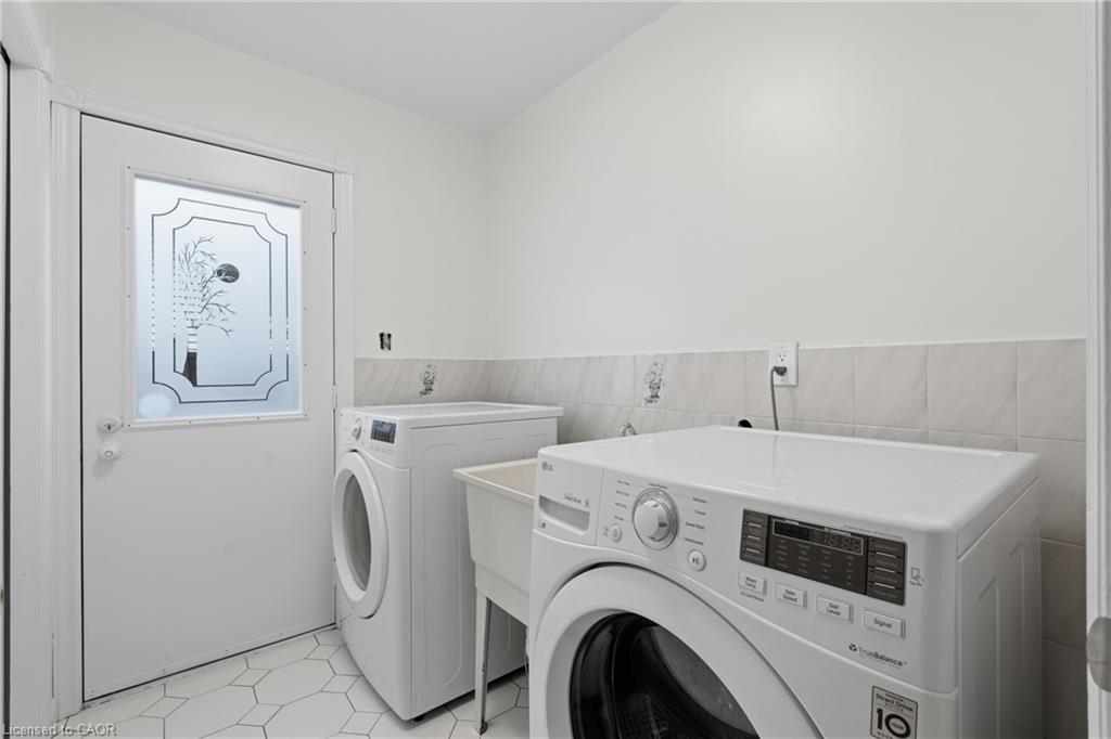 102 Trenholme Crescent Property Photo 21