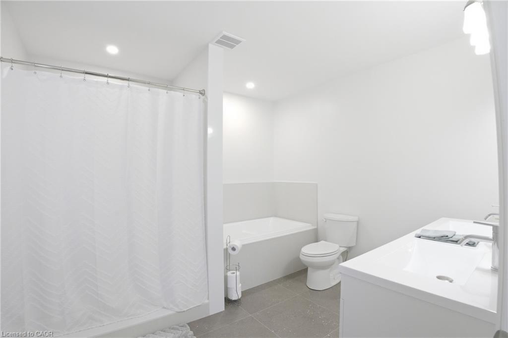 102 Trenholme Crescent Property Photo 25