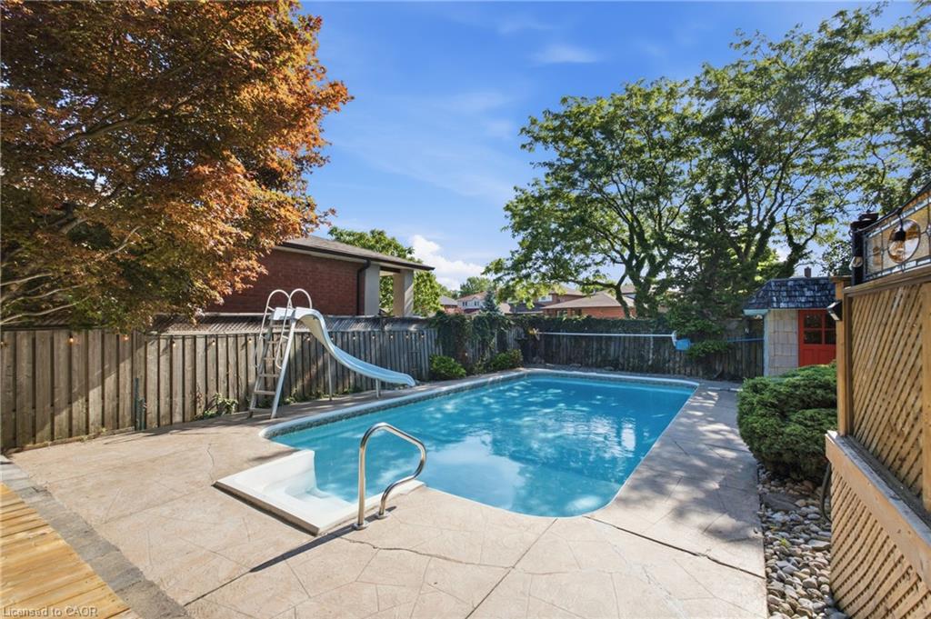 102 Trenholme Crescent Property Photo 35