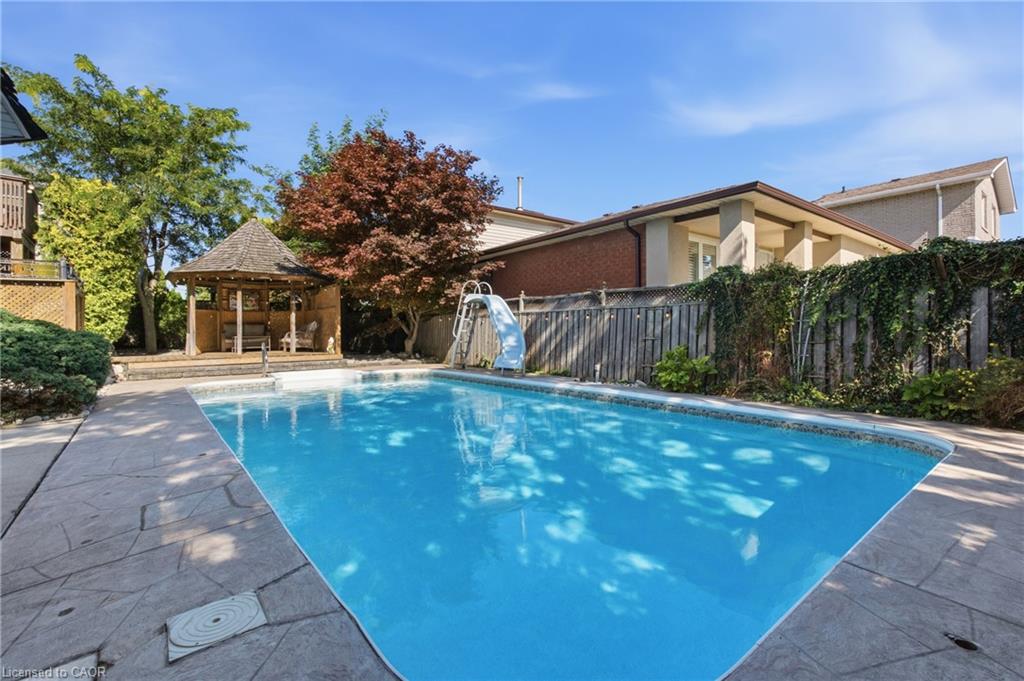 102 Trenholme Crescent Property Photo 41