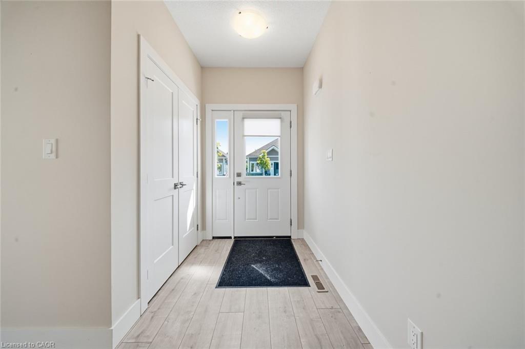 10-744 Nelson Street W Property Photo 6