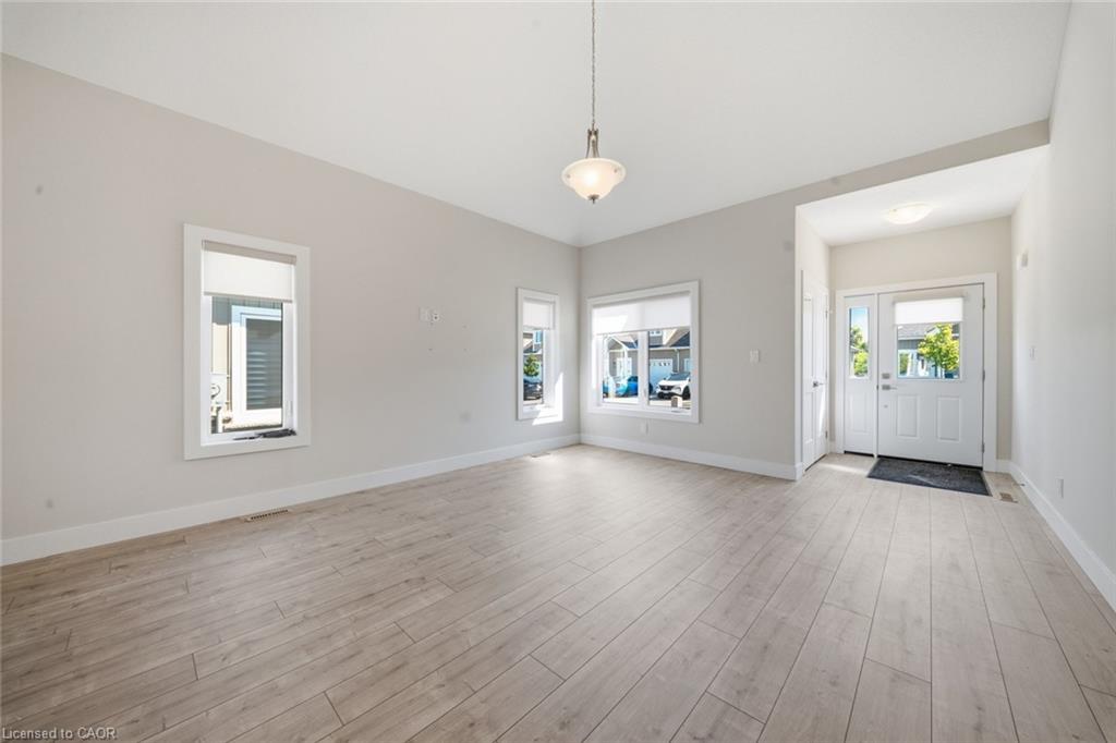 10-744 Nelson Street W Property Photo 9