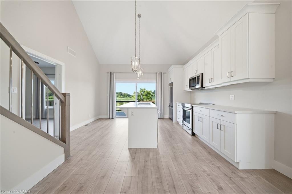 10-744 Nelson Street W Property Photo 16