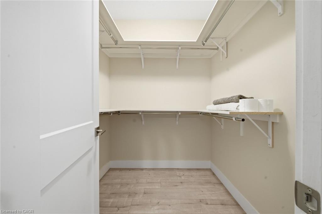 10-744 Nelson Street W Property Photo 23
