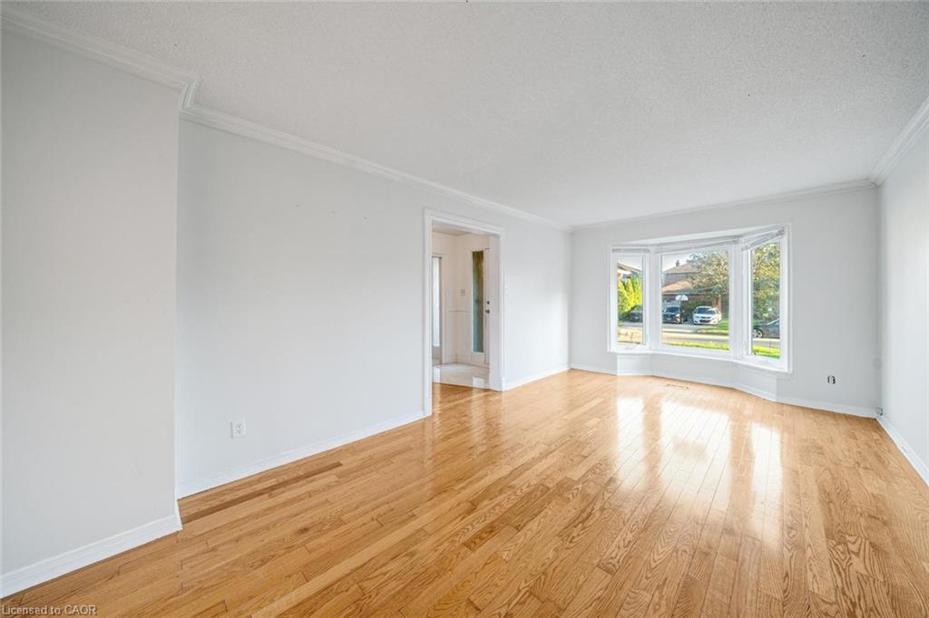 2081 Lynn Heights Drive Property Photo 2
