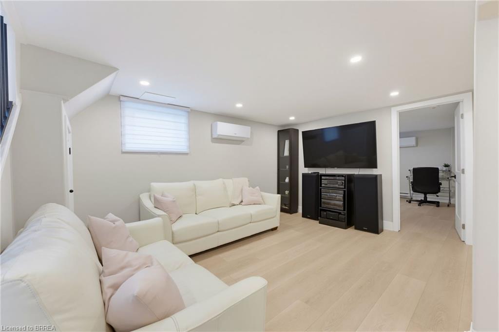 52 Burwell Street Property Photo 12
