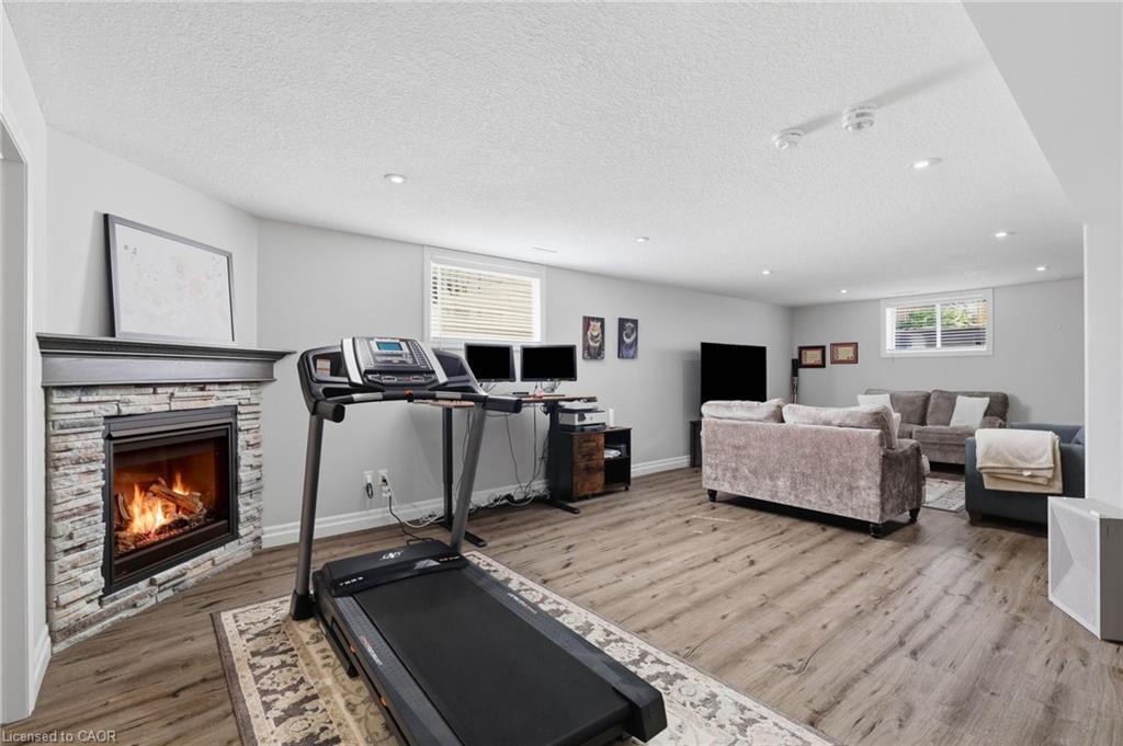 22 Amanda Avenue Property Photo 21
