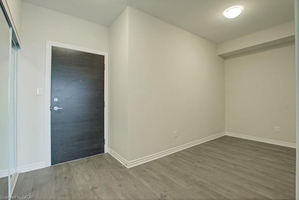 214-150 Oak Park Boulevard Property Photo 6