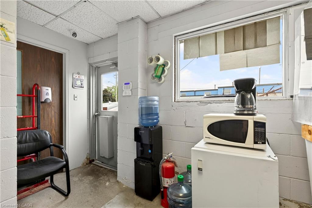 1020 Upper Wellington Street Property Photo 10