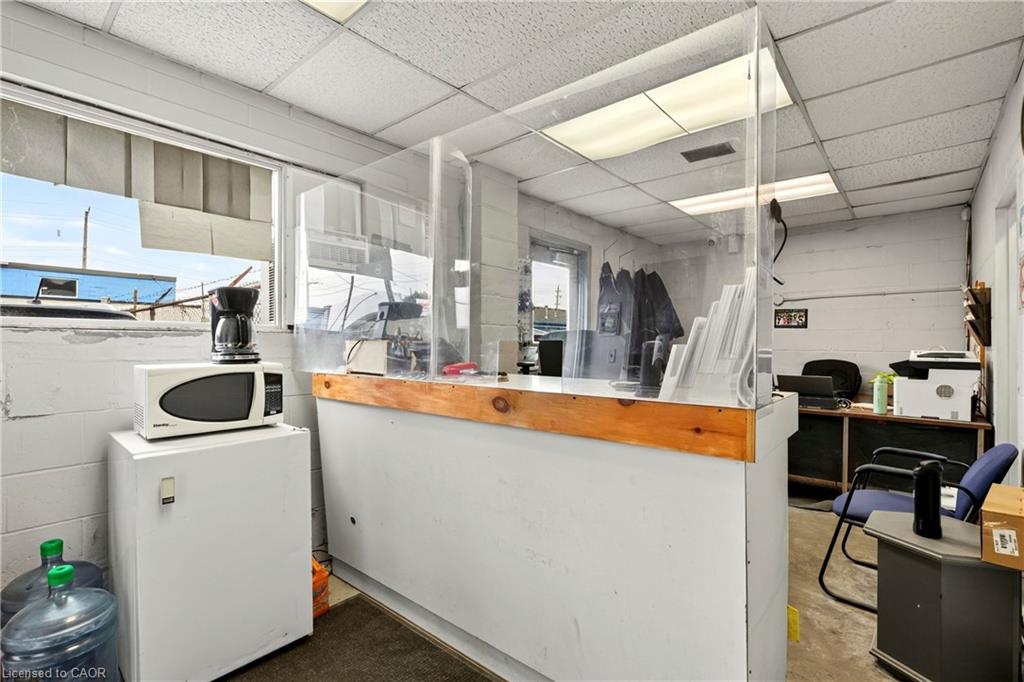 1020 Upper Wellington Street Property Photo 11