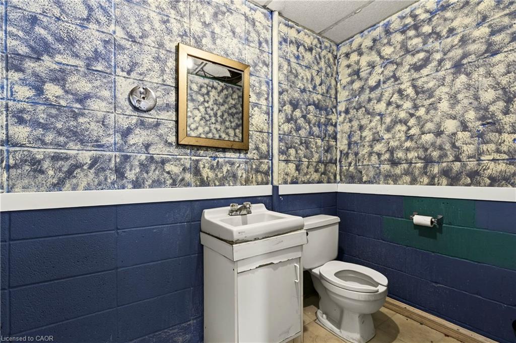 1020 Upper Wellington Street Property Photo 16