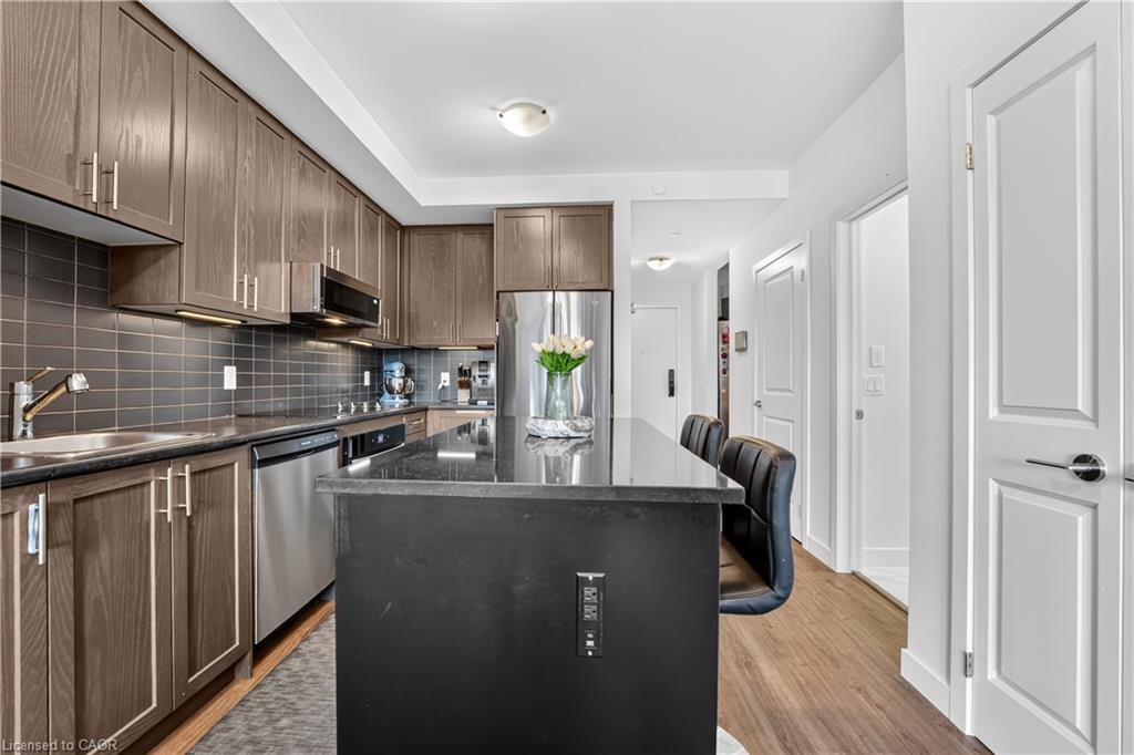 205-461 Green Road Property Photo 8