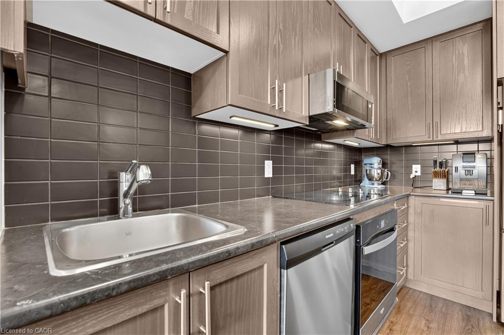 205-461 Green Road Property Photo 11