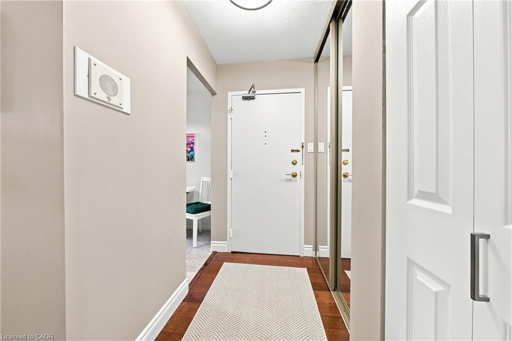 1507-2055 Upper Middle Road Property Photo 2