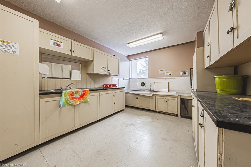 1507-2055 Upper Middle Road Property Photo 25