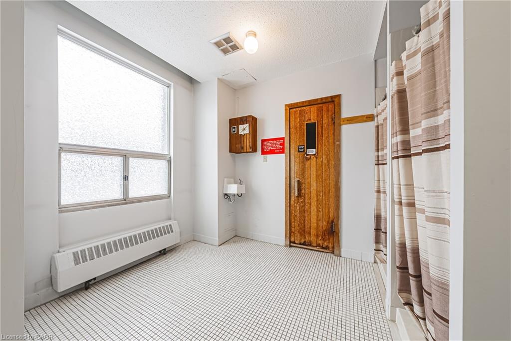 1507-2055 Upper Middle Road Property Photo 29