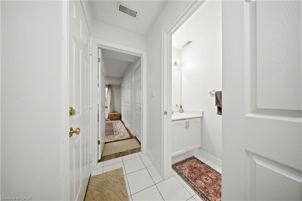 16-384 Limeridge Road E Property Photo 7