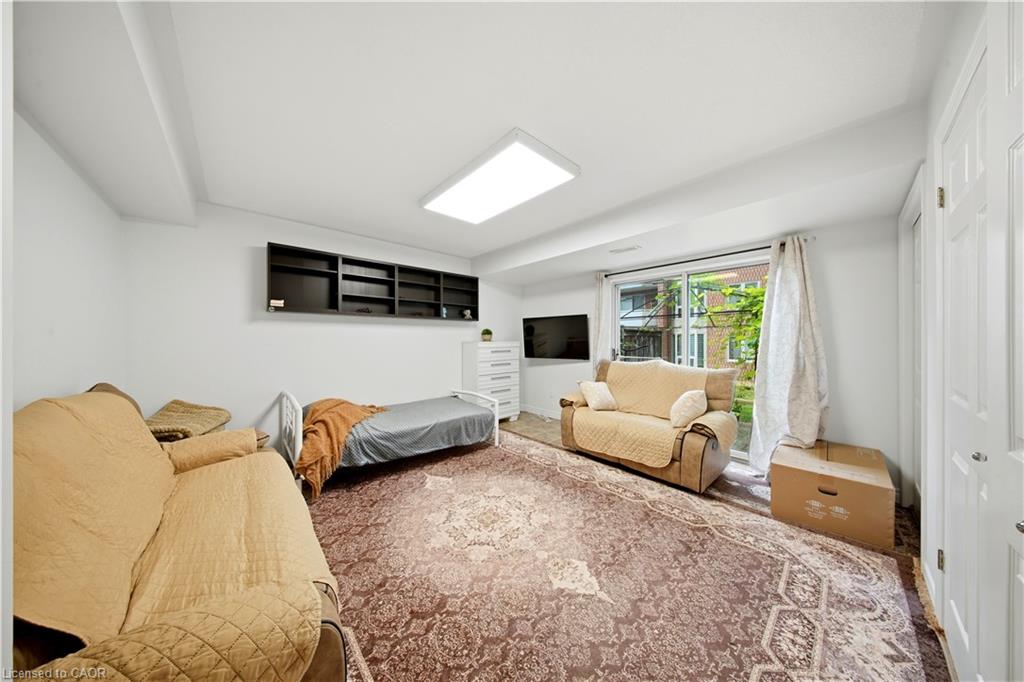 16-384 Limeridge Road E Property Photo 9
