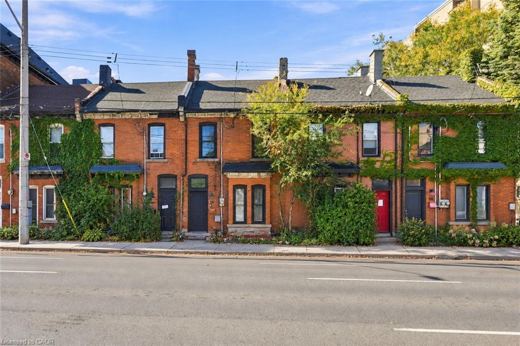 51 Wellington Street N Property Photo 1