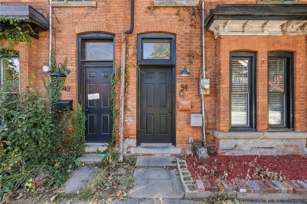 51 Wellington Street N Property Photo 2