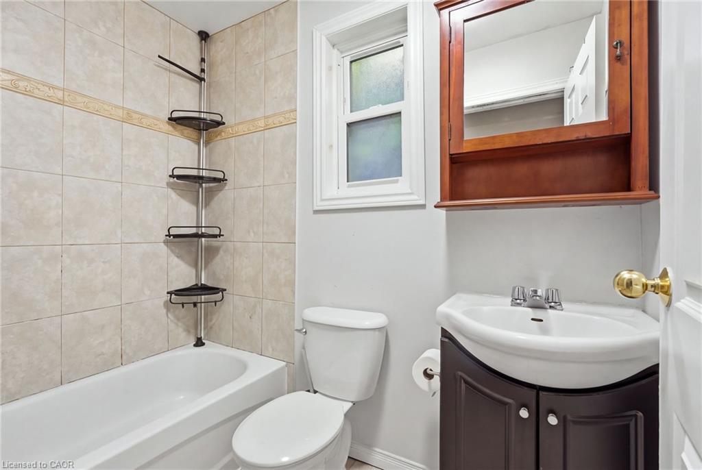 51 Wellington Street N Property Photo 18