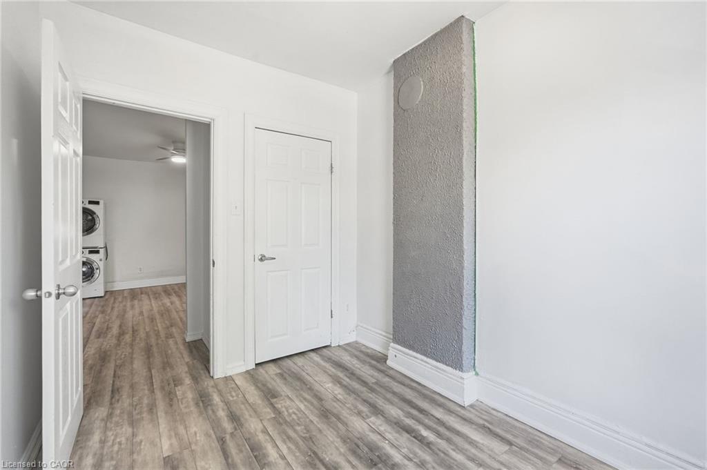 51 Wellington Street N Property Photo 33
