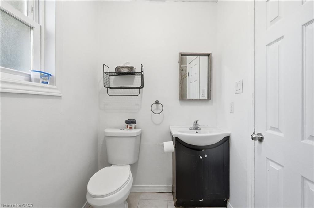 51 Wellington Street N Property Photo 36