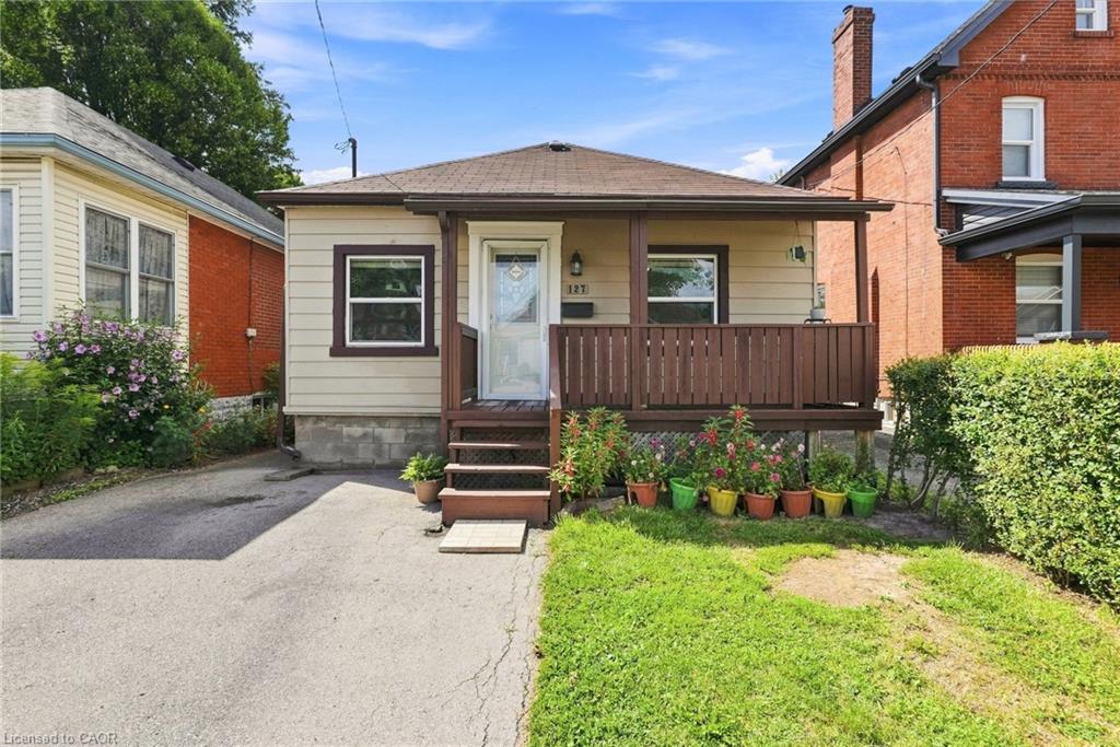 127 Park Row N Property Photo 1