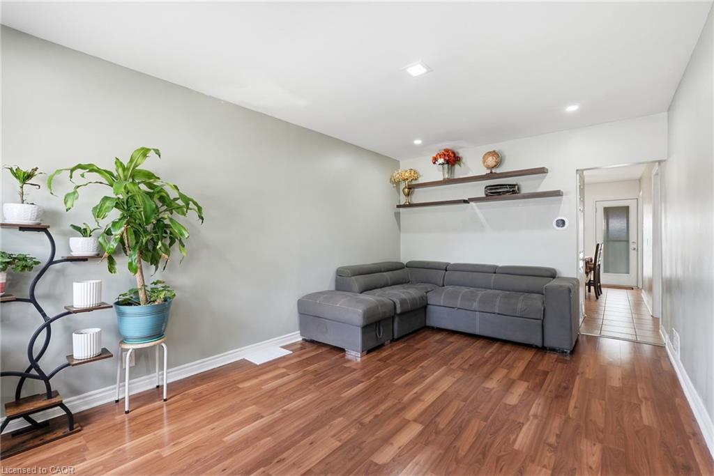 127 Park Row N Property Photo 4