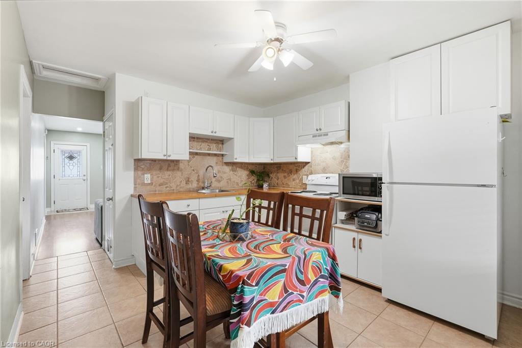 127 Park Row N Property Photo 6