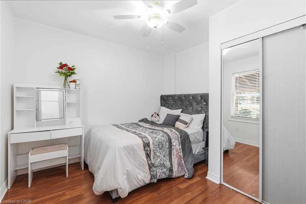 127 Park Row N Property Photo 10