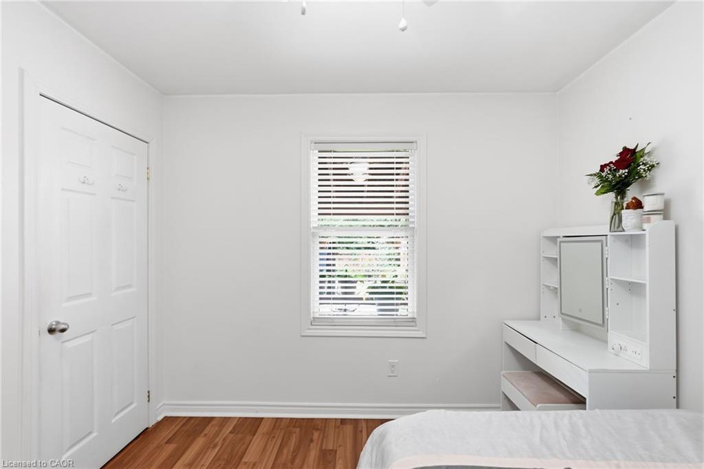 127 Park Row N Property Photo 12
