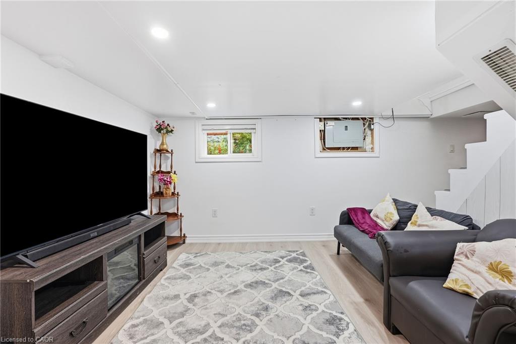 127 Park Row N Property Photo 17