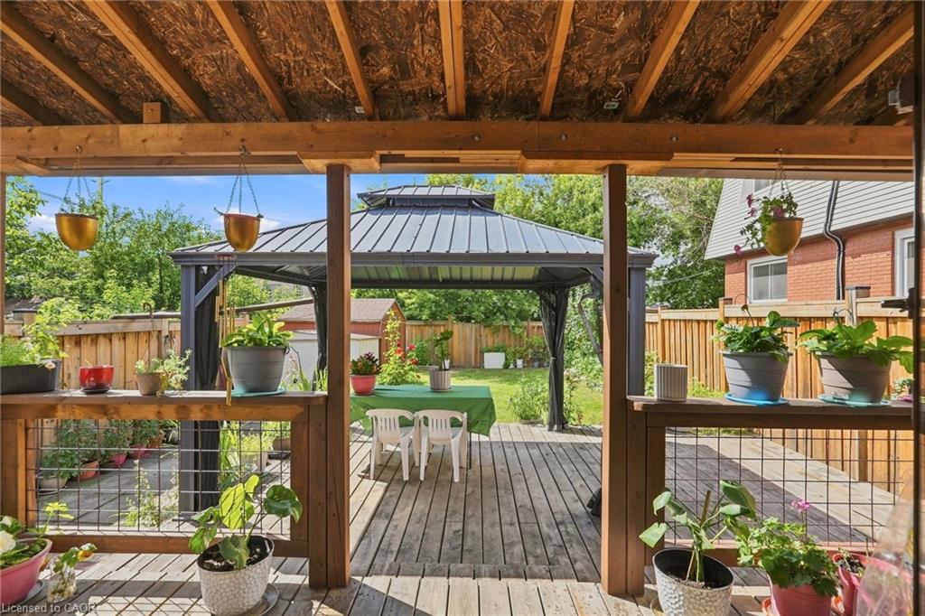 127 Park Row N Property Photo 24